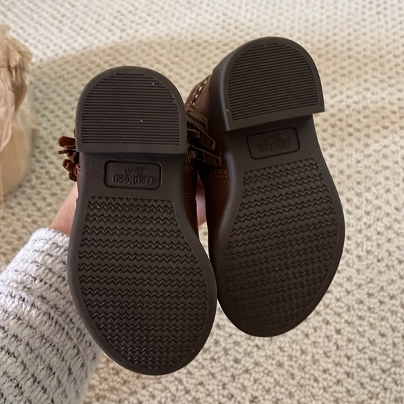 Osh Kosh toddler/baby boots size 4M. Never worn - Picture 4 of 5